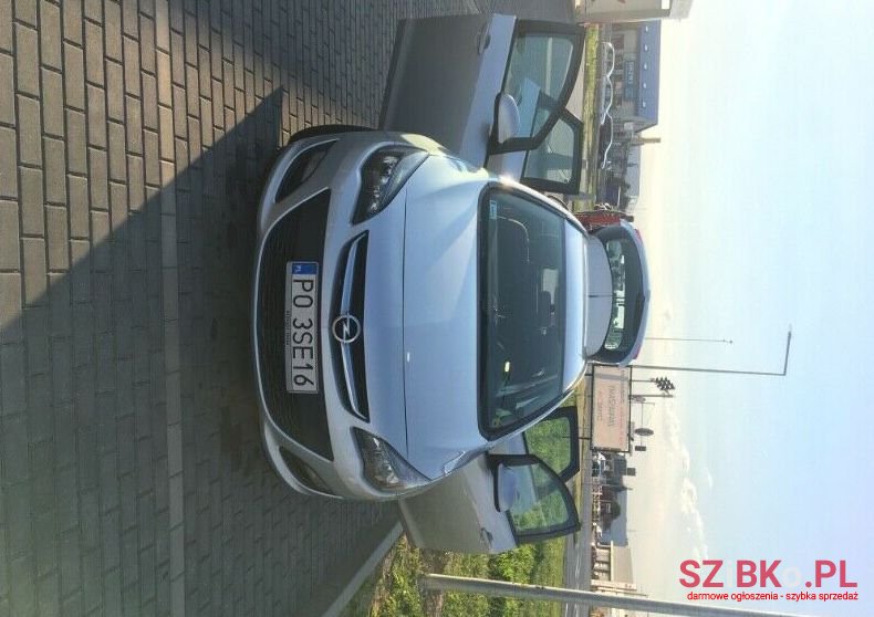 2014' Opel Astra photo #1