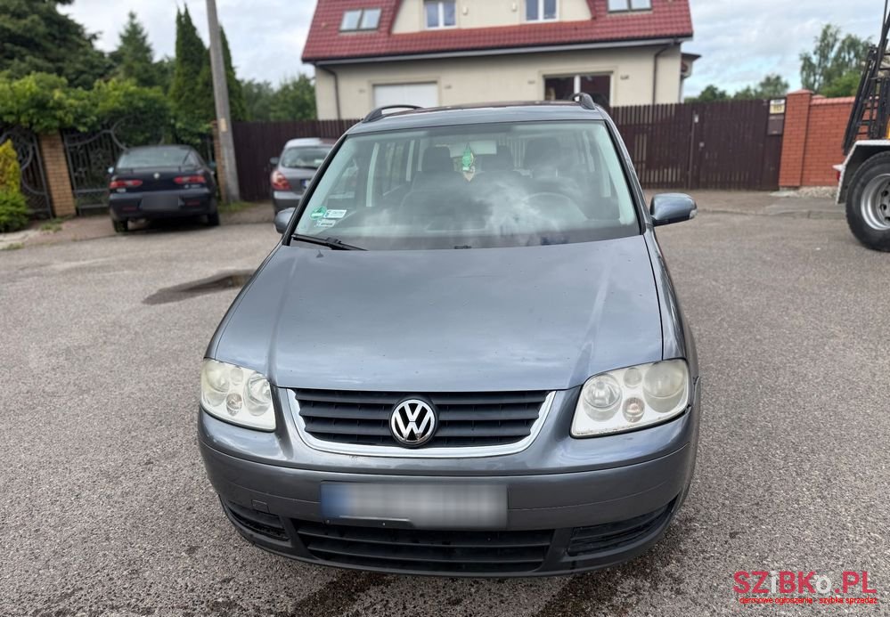 2006' Volkswagen Touran photo #2