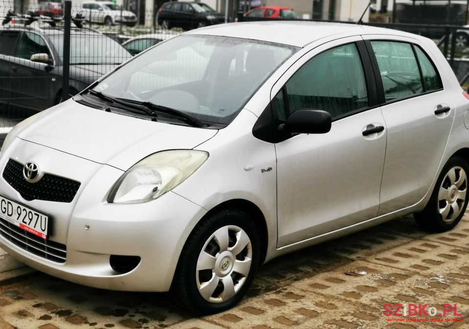 2007' Toyota Yaris photo #1
