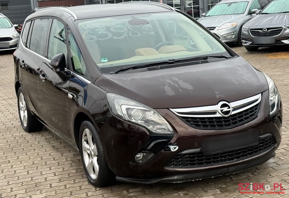 2012' Opel Zafira photo #4
