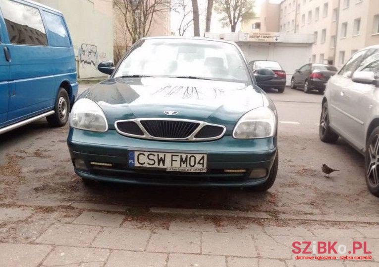 2001' Daewoo Nubira photo #2