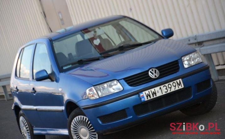 2001' Volkswagen Polo photo #1