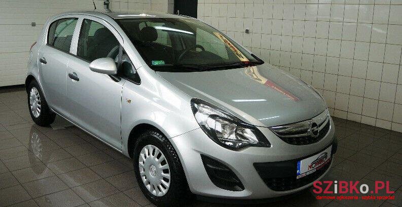2014' Opel Corsa photo #1