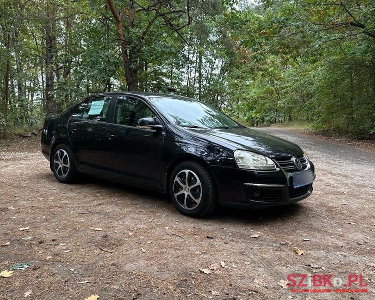 2008' Volkswagen Jetta photo #3