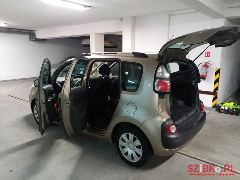 2010' Citroen C3 Picasso photo #3