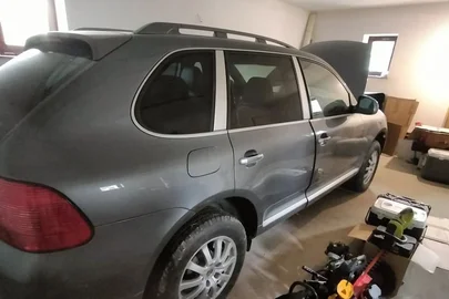 2006' Porsche Cayenne Tiptronic S