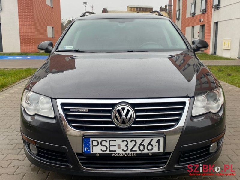 2008' Volkswagen Passat photo #2