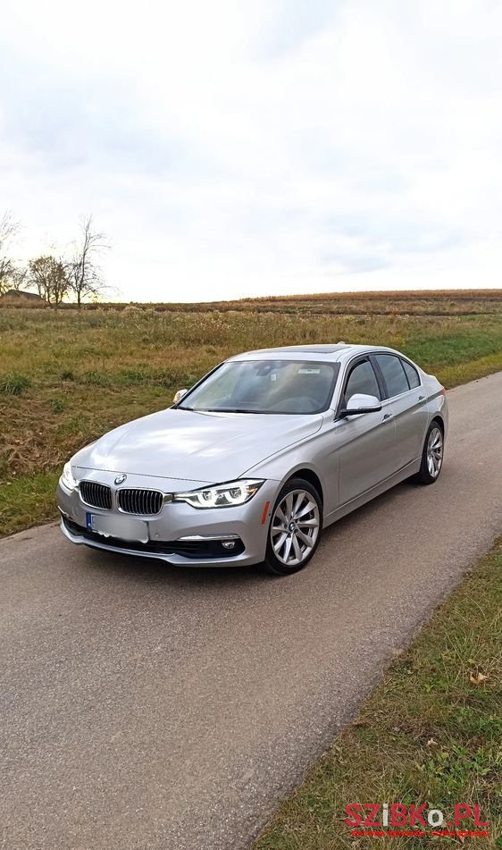 2016' BMW 3 Series photo #5