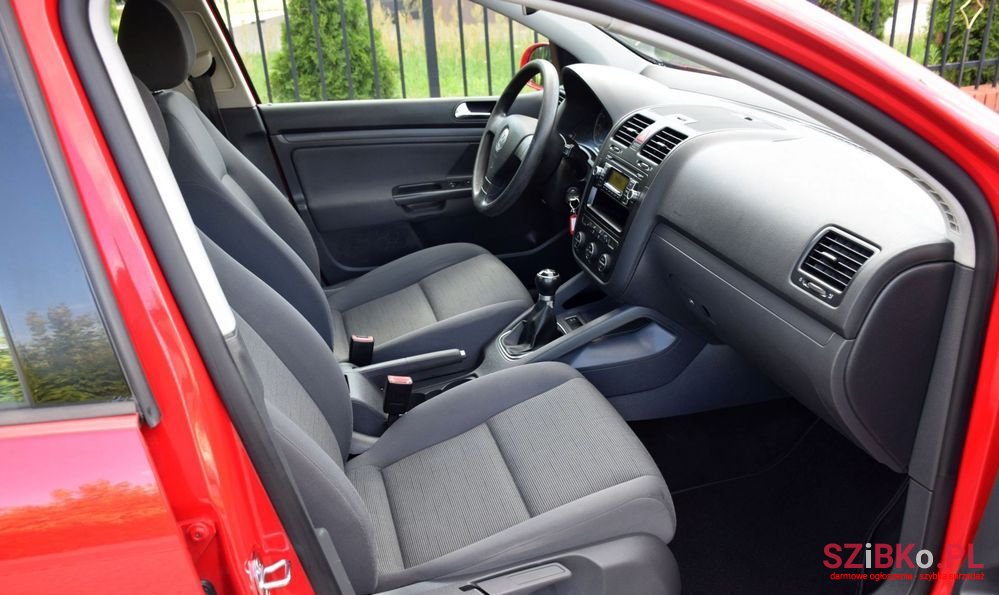 2008' Volkswagen Golf 1.6 Edition photo #5