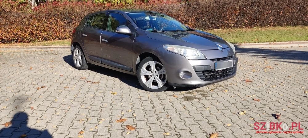 2008' Renault Megane photo #2