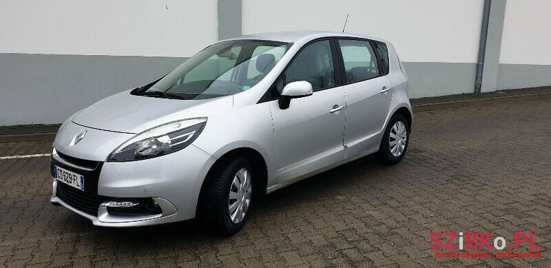 2012' Renault Scenic photo #2