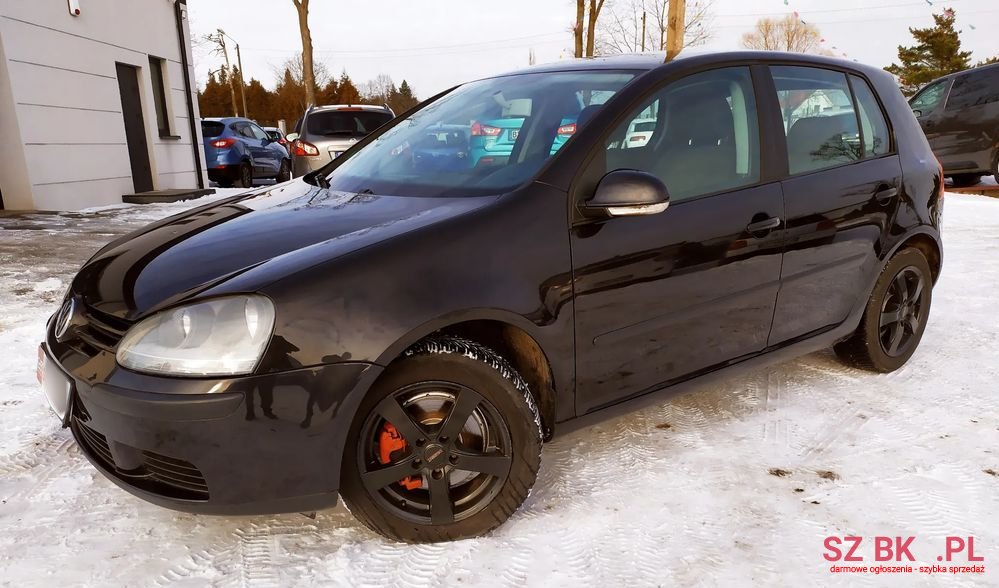 2003' Volkswagen Golf photo #2