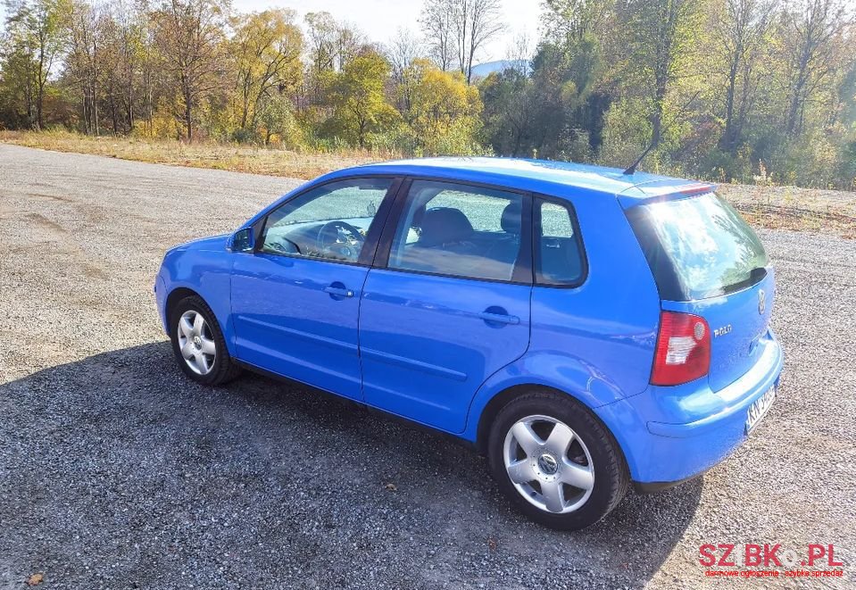 2002' Volkswagen Polo photo #3