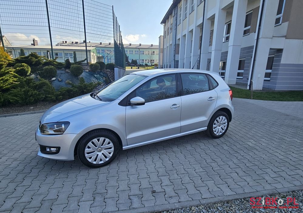 2013' Volkswagen Polo photo #2