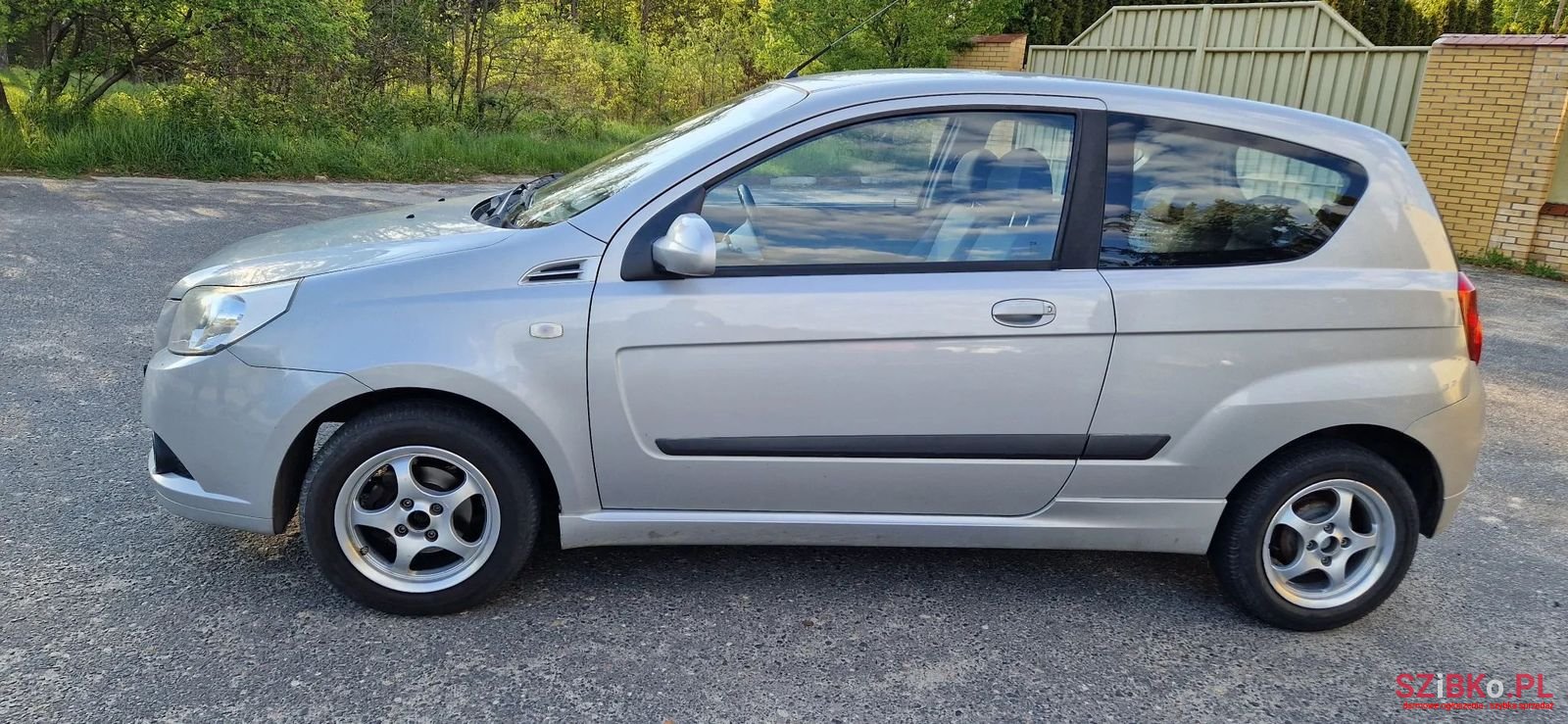 2009' Chevrolet Aveo photo #2