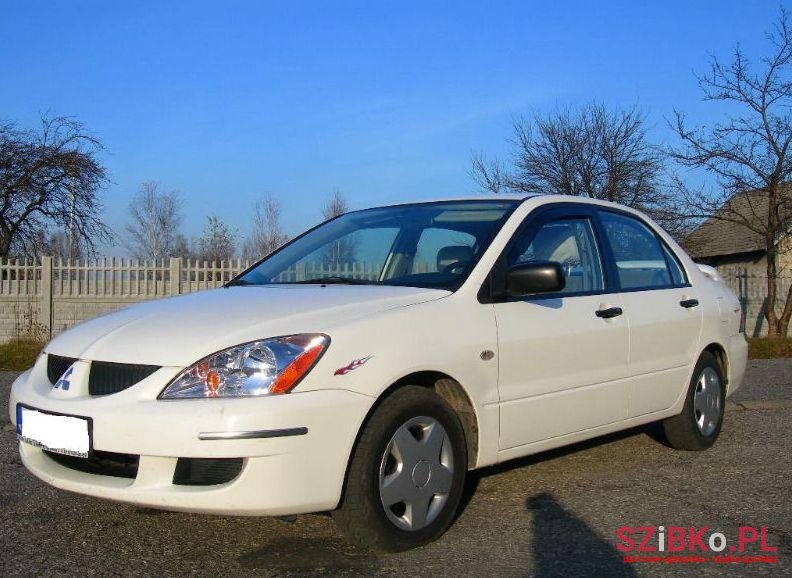 2004' Mitsubishi Lancer photo #2