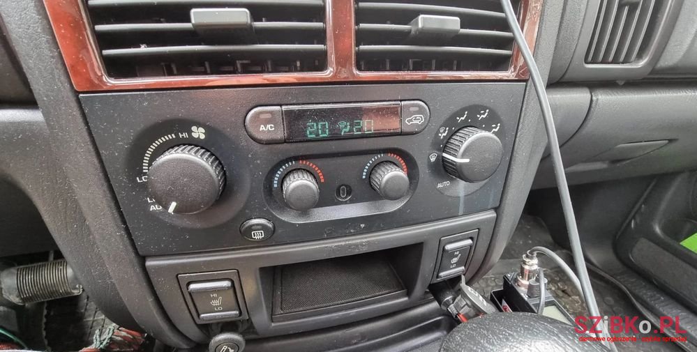 2004' Jeep Grand Cherokee photo #4