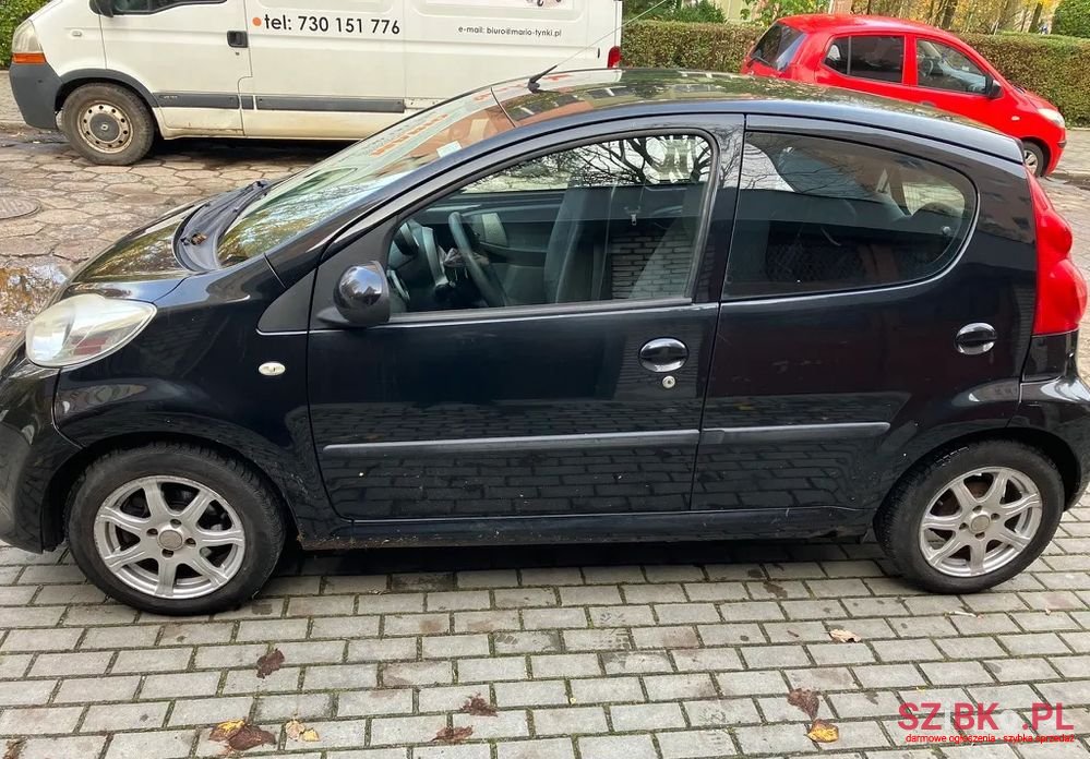 2008' Peugeot 107 1.0 Trendy photo #5