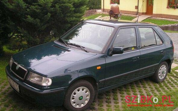 2002' Daewoo Lanos photo #1