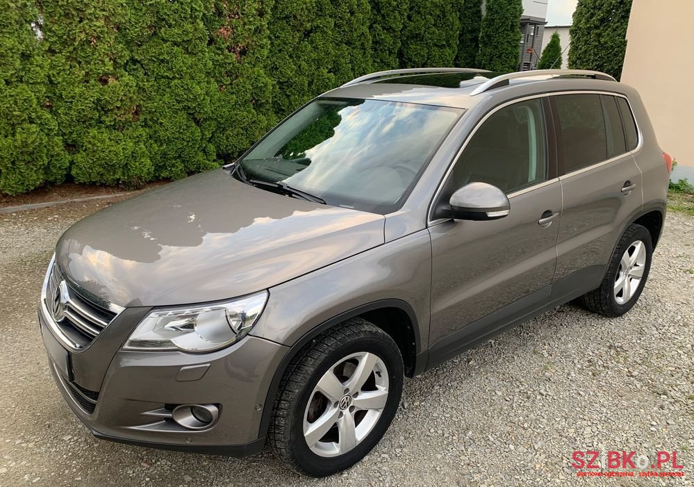 2009' Volkswagen Tiguan photo #2
