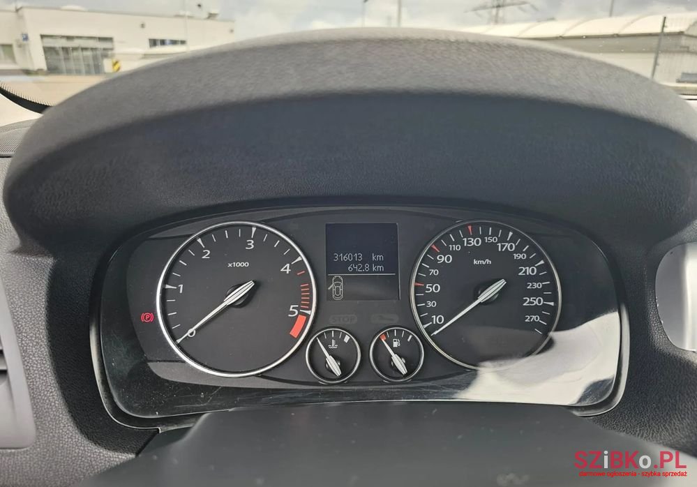 2008' Renault Laguna photo #5