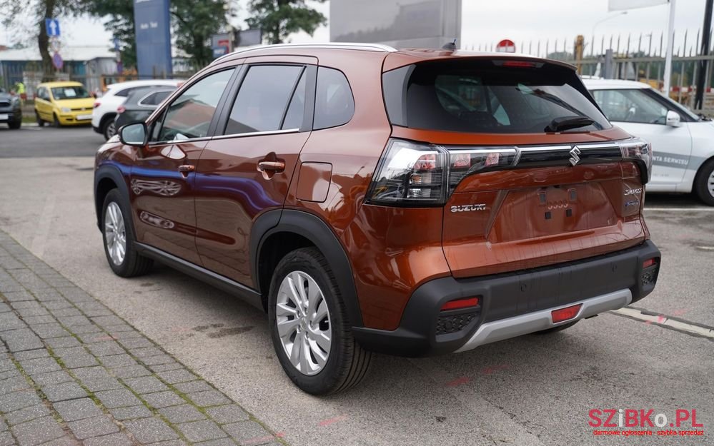 2023' Suzuki SX4 S-Cross photo #5