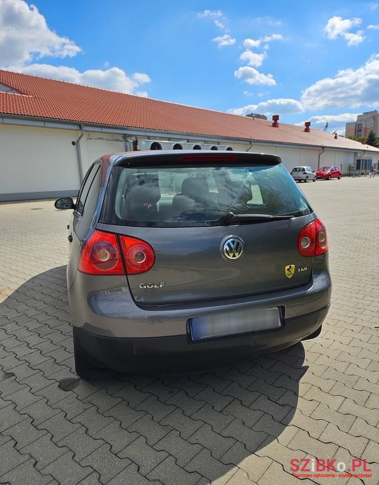 2005' Volkswagen Golf photo #5