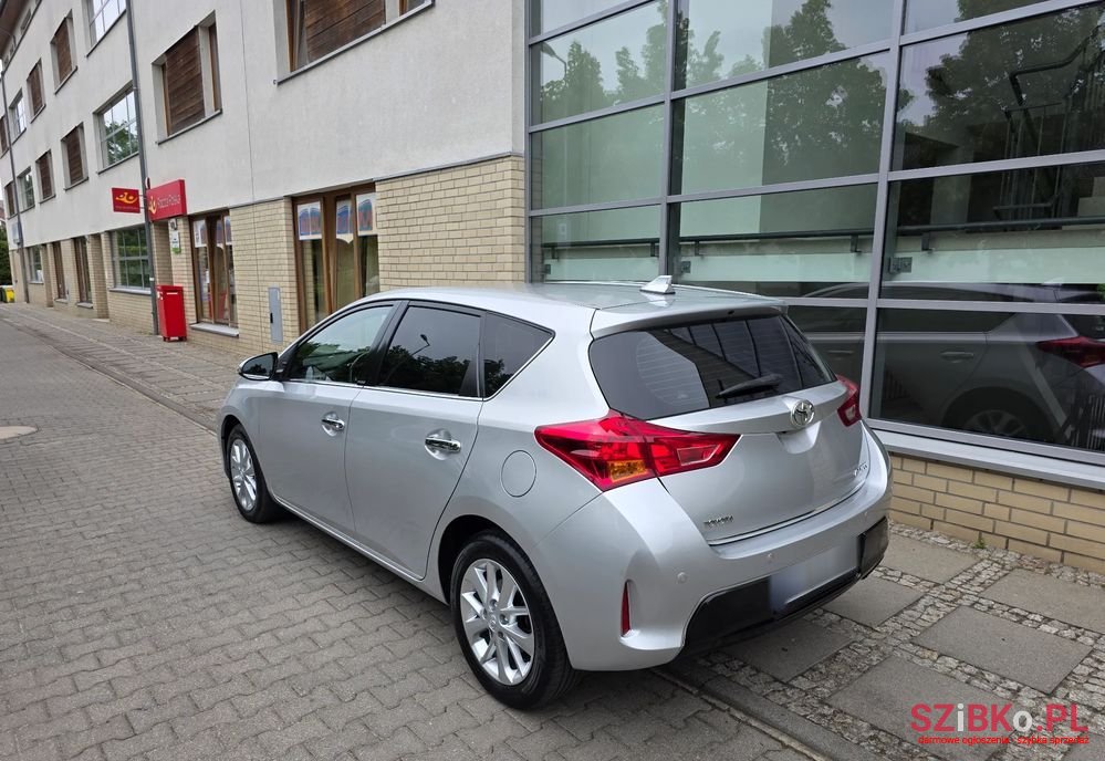2014' Toyota Auris photo #5