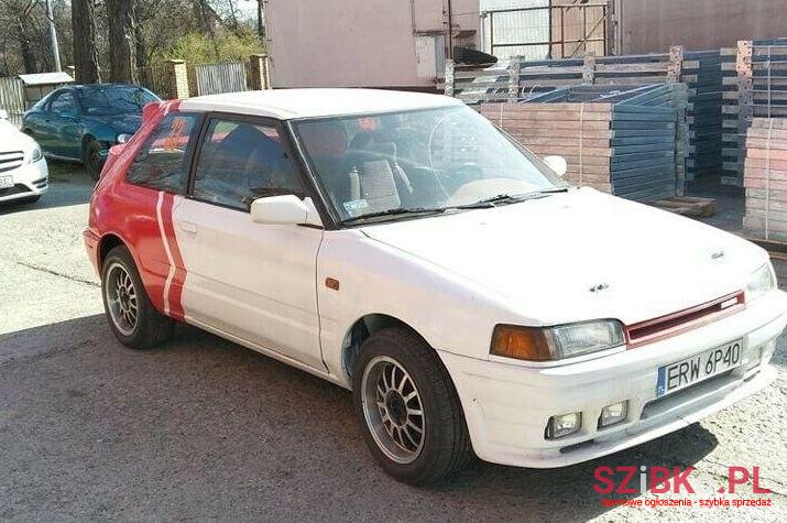 1991' Mazda 323 photo #1