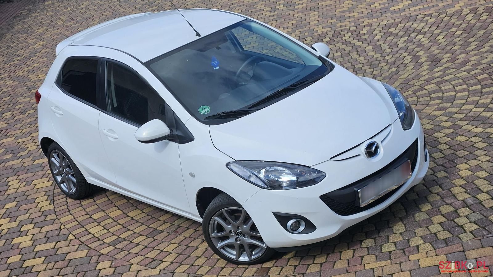 2013' Mazda 2 photo #2