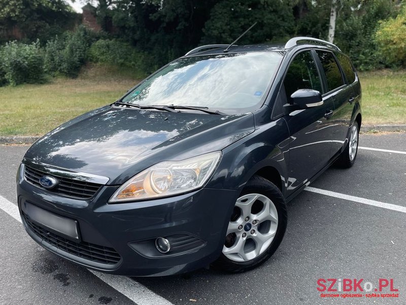 2010' Ford Focus photo #3