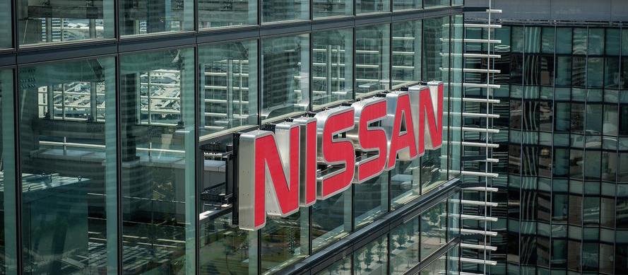 Nissan планує зупинити виробництво у росії