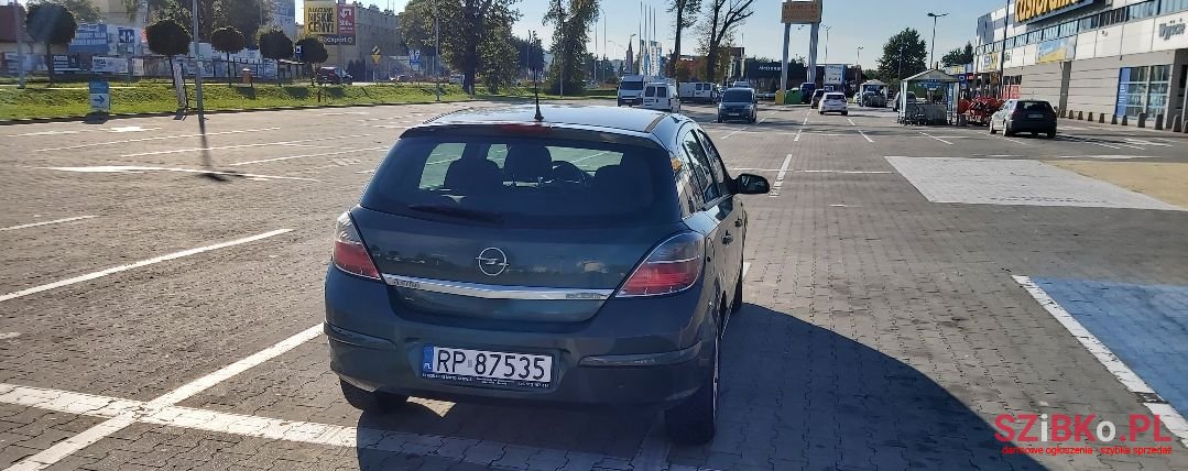 2009' Opel Astra photo #4