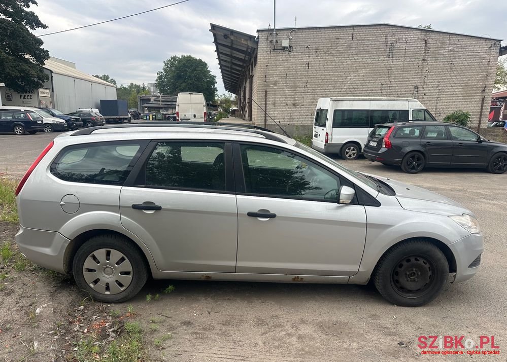 2010' Ford Focus photo #3