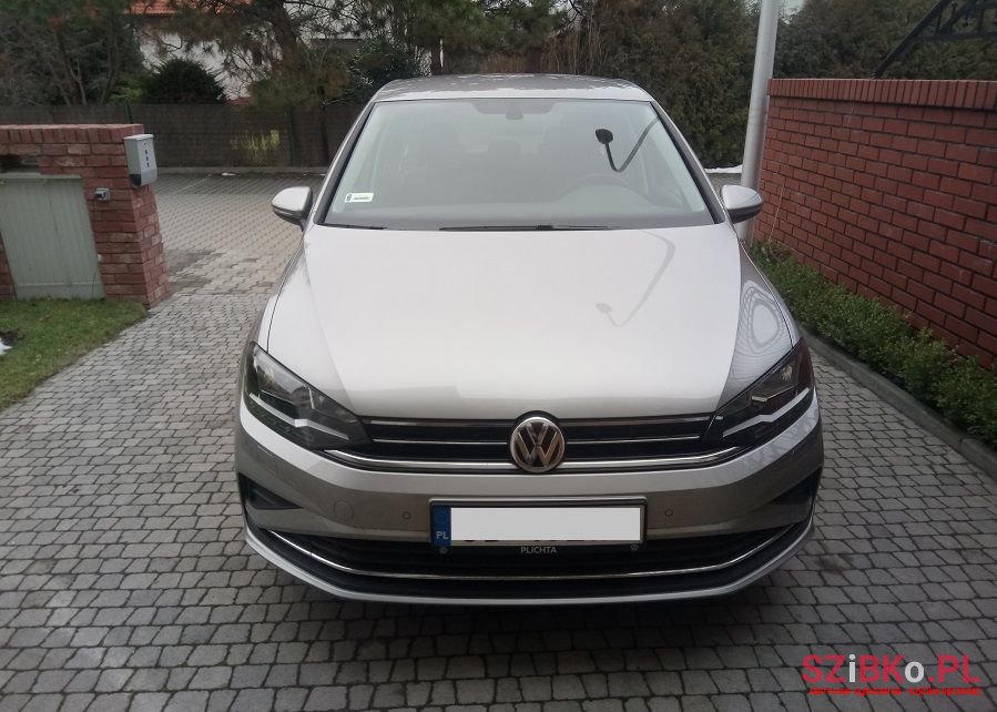 2019' Volkswagen Golf photo #1