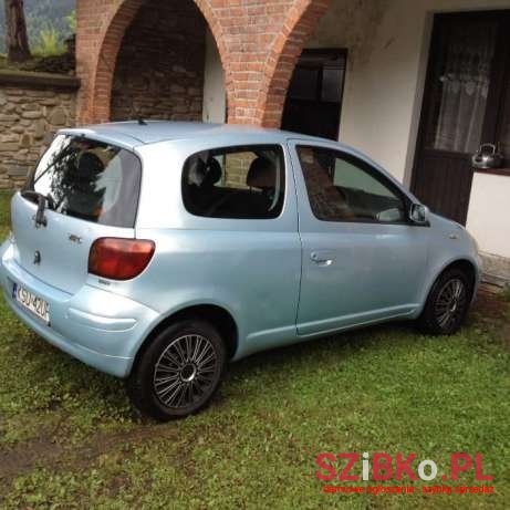 2004' Toyota Yaris photo #2