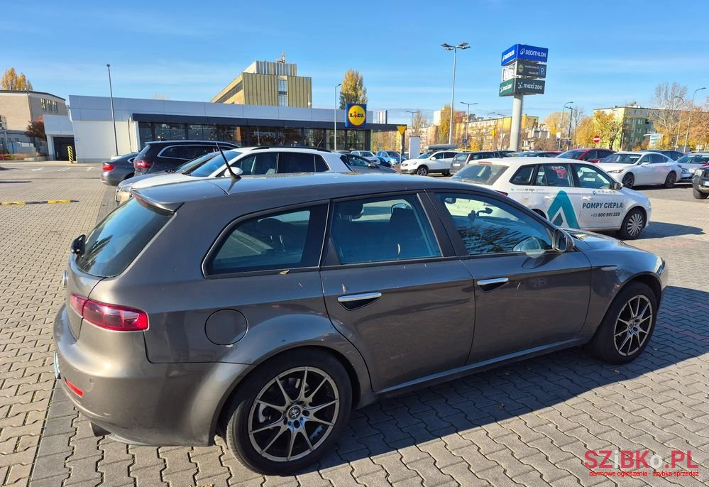 2009' Alfa Romeo 159 photo #2