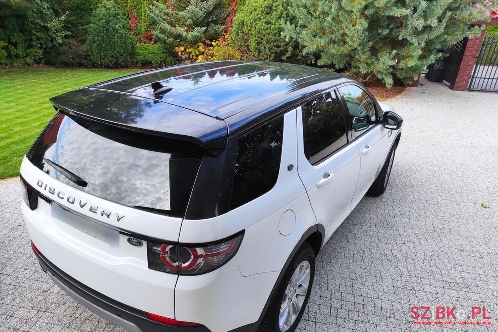 2016' Land Rover Discovery Sport photo #3