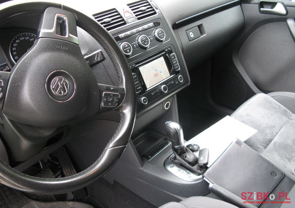 2013' Volkswagen Touran II (2010-2015) photo #4