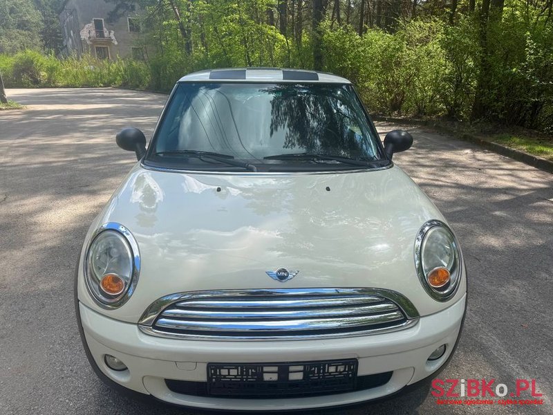 2009' MINI One Standard photo #3