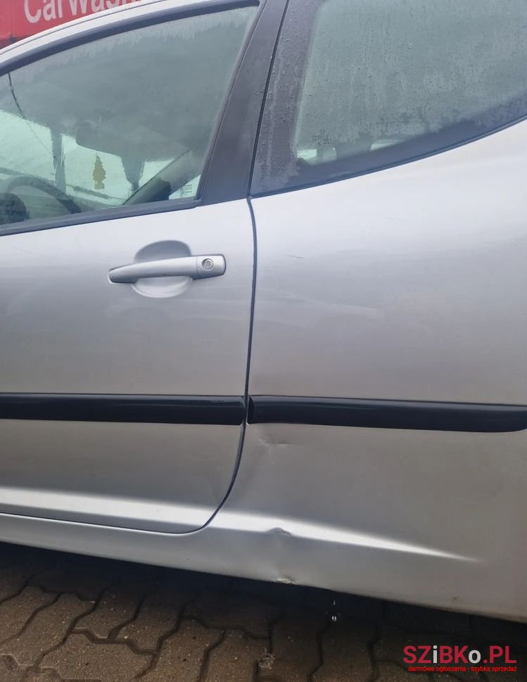 2009' Peugeot 207 1.4 16V Trendy photo #2