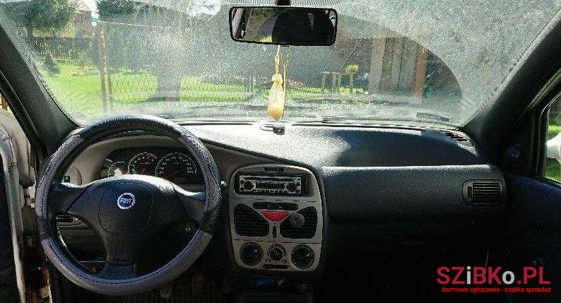 2004' Fiat Palio photo #2