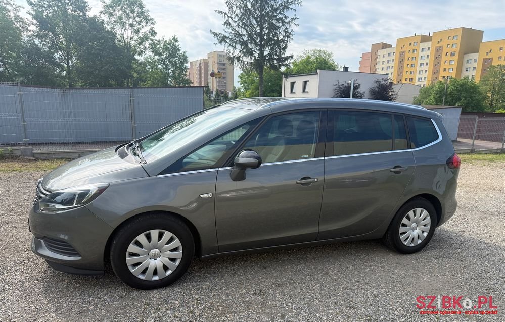 2017' Opel Zafira photo #2