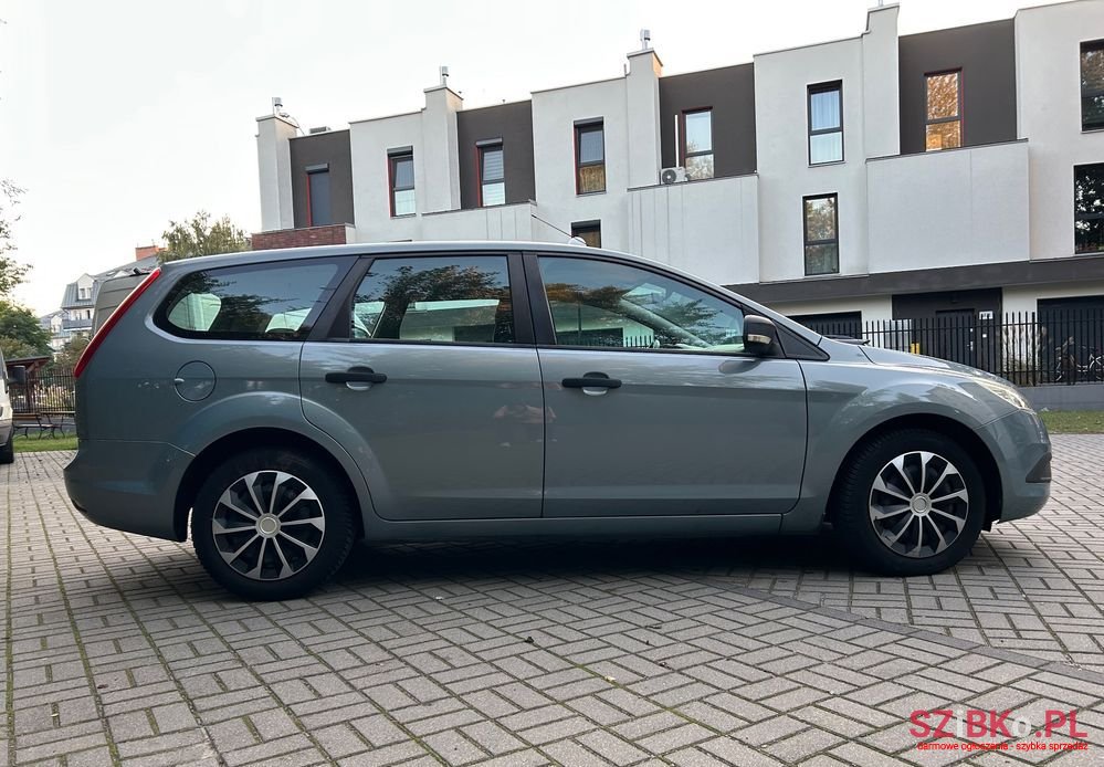 2009' Ford Focus photo #3