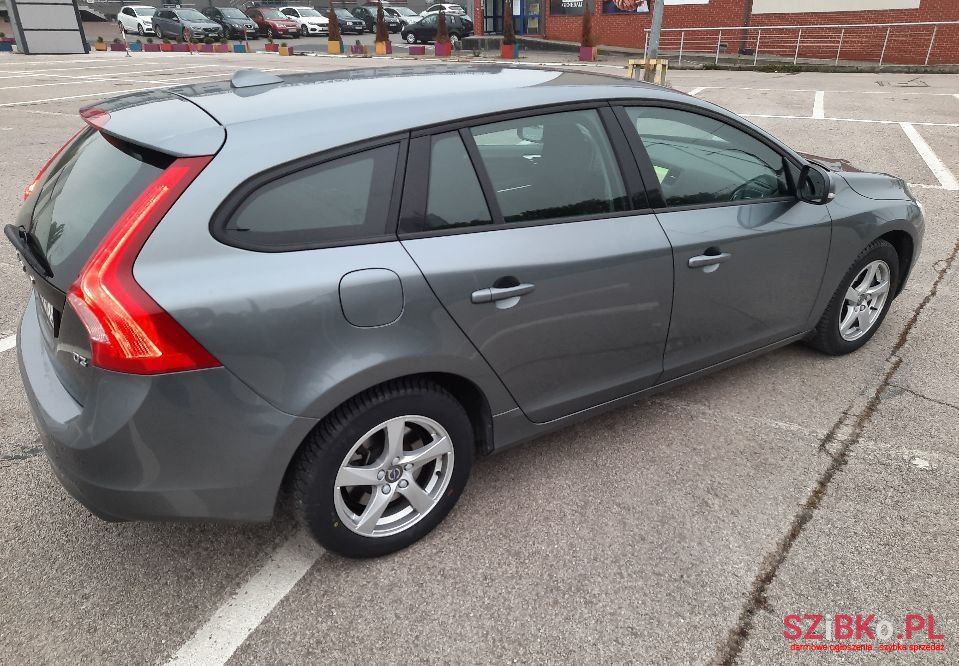 2016' Volvo V60 photo #5