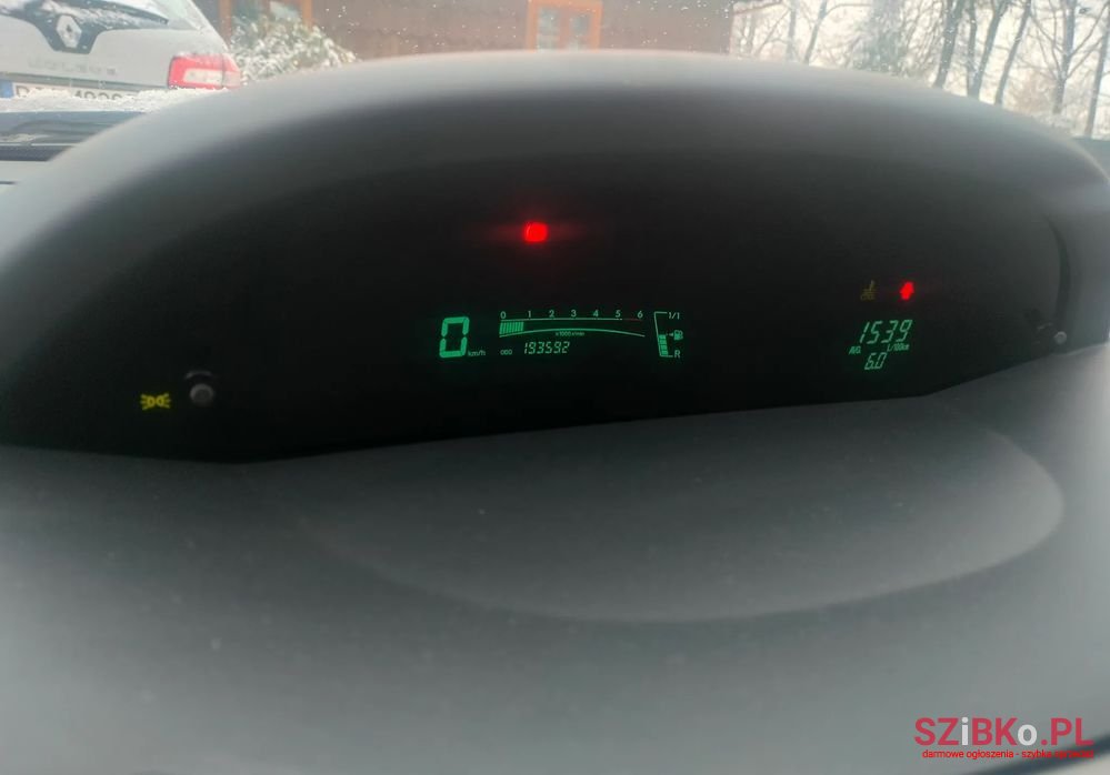 2009' Toyota Yaris photo #6