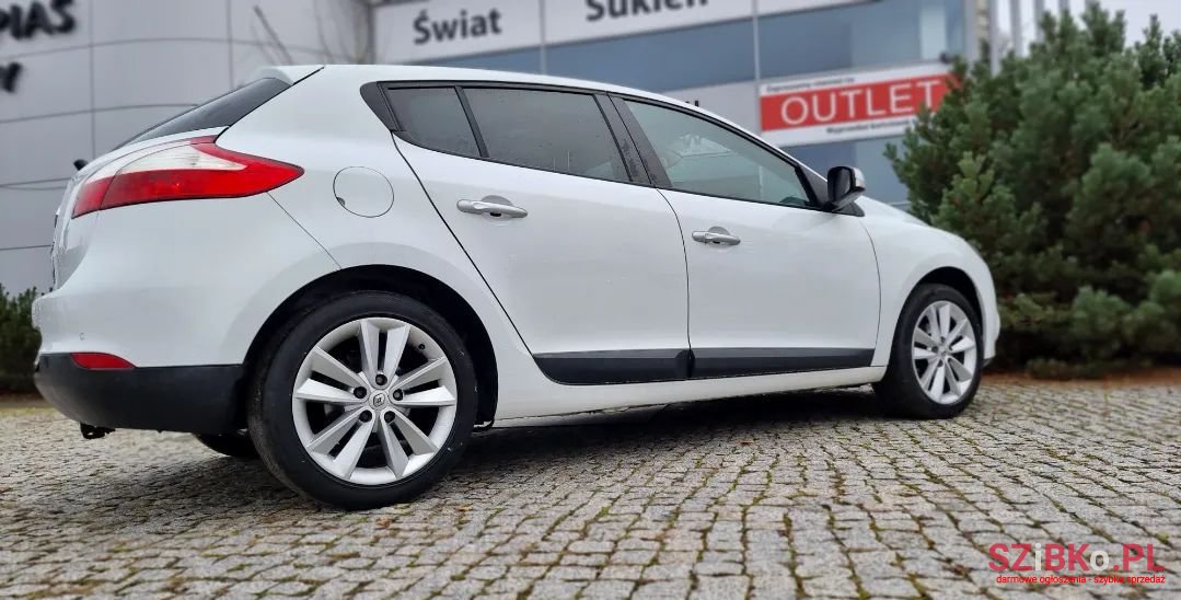 2011' Renault Megane photo #3