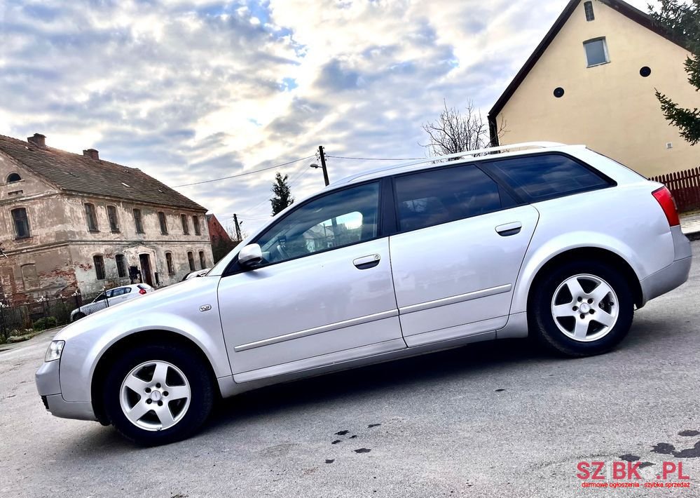 2004' Audi A4 Avant photo #5