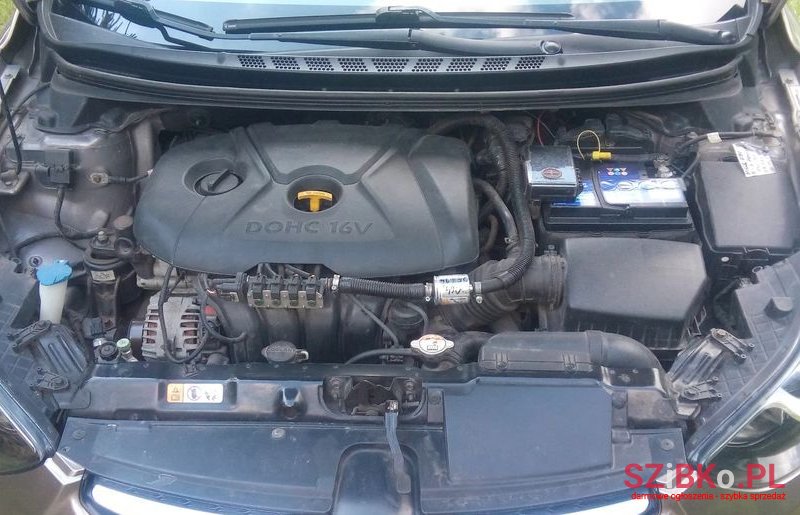 2011' Hyundai Elantra photo #6