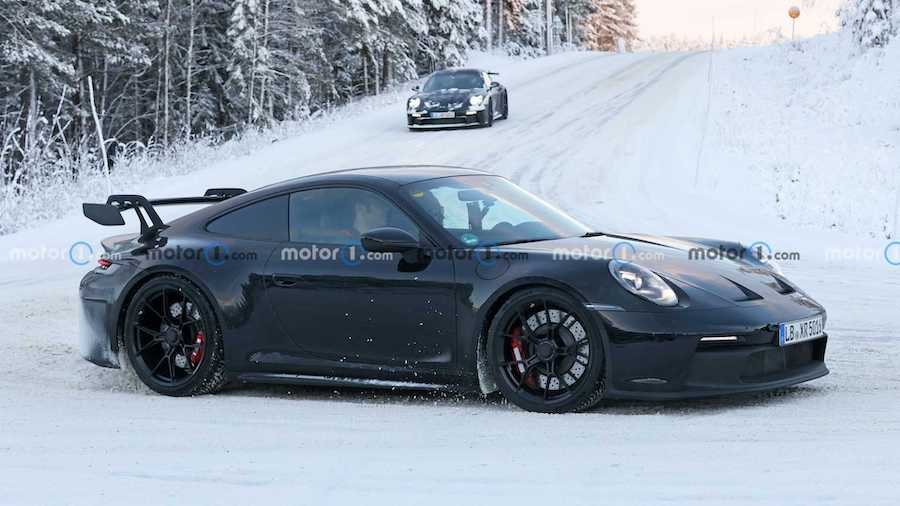Refreshed Porsche 911 GT3 Spied During Cold-Weather Testing